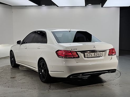 Mercedes-Benz E-Class E200 Avantgarde — пробег 161 000 км — фото 3 из 5