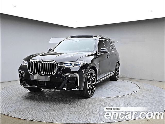 BMW X7 xDrive 40i M Sport 7STR — пробег 26 867 км — фото 1 из 5