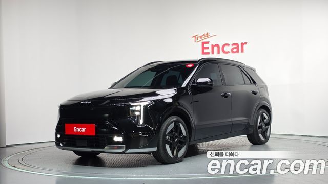 Kia Niro SIgnature — пробег 675 км — фото 1 из 5