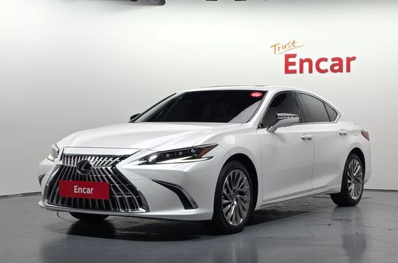 Lexus ES Executive — пробег 18 121 км — фото 1 из 5