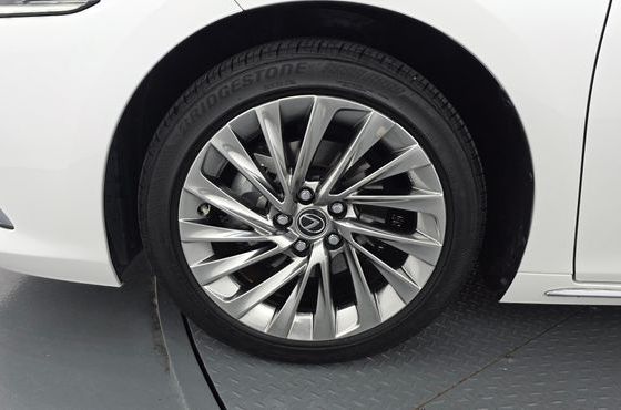 Lexus ES Executive — пробег 18 121 км — фото 5 из 5