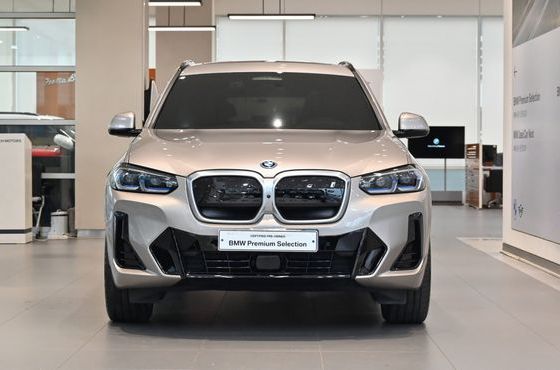 BMW iX3 M Sports — пробег 19 909 км — фото 3 из 3