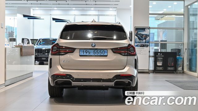 BMW iX3 M Sports — пробег 19 909 км — фото 4 из 5