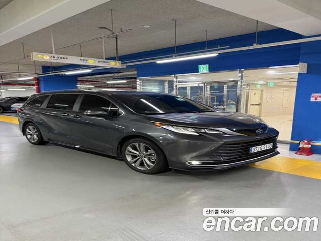 Toyota Sienna 2.5 Hybrid 2WD — пробег 9 843 км — фото 2 из 5