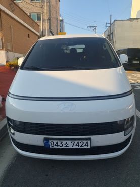 Hyundai Staria HEV 1.6 Cargo 5-Seater Modern — пробег 898 км — фото 1 из 5