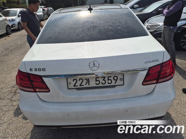 Mercedes-Benz E-Class E300 4MATIC Avantgarde — пробег 100 000 км — фото 2 из 5