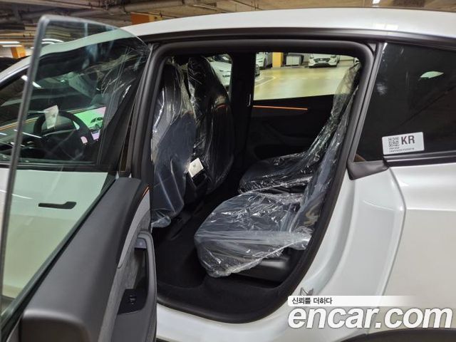 Tesla Model Y L Long Range AWD — пробег 1 км — фото 4 из 5