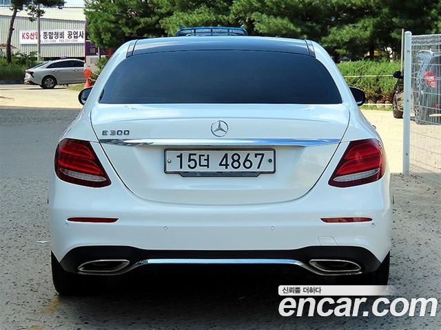 Mercedes-Benz E-Class E300 AMG Line — пробег 127 829 км — фото 4 из 5