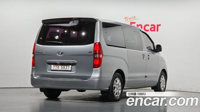 Hyundai Starex 12-Seater Wagon CVX Luxury — пробег 136 736 км — фото 2 из 5