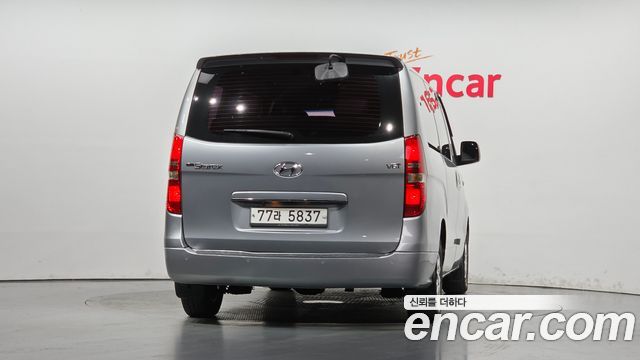 Hyundai Starex 12-Seater Wagon CVX Luxury — пробег 136 736 км — фото 4 из 5