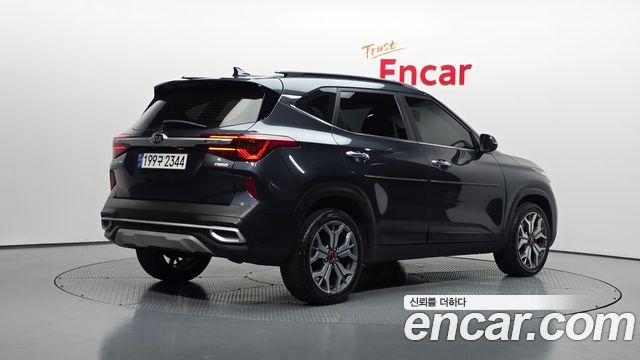 Kia Seltos из Кореи Encar