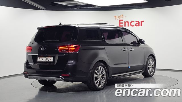 Kia Carnival 9-Seater Prstige — пробег 65 794 км — фото 2 из 5