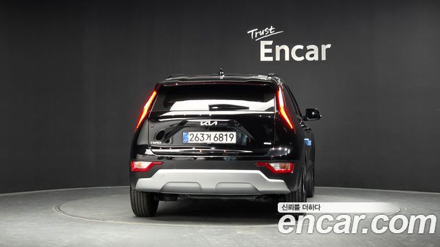 Kia Niro Prestige — пробег 8 166 км — фото 4 из 5