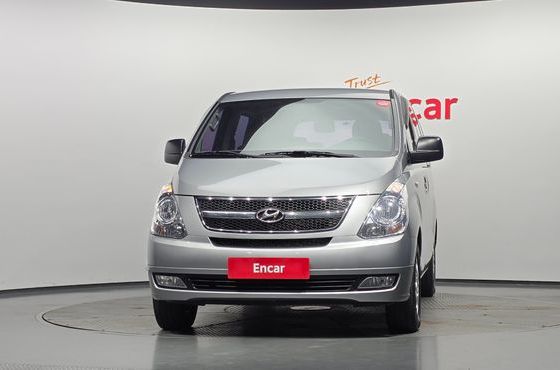 Hyundai Starex 12-Seater Wagon CVX Luxury — пробег 173 988 км — фото 3 из 5