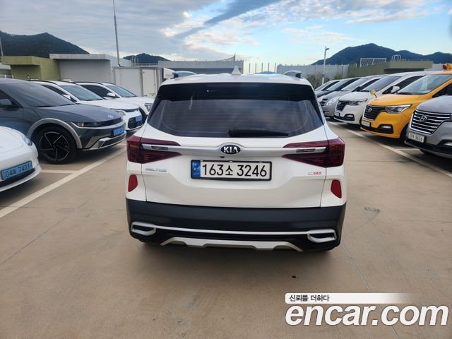 Kia Seltos из Кореи Encar