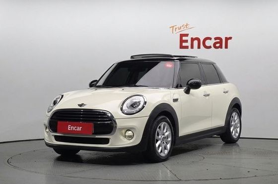 Mini Cooper 5Door HIGH 3rd — пробег 88 940 км — фото 1 из 5