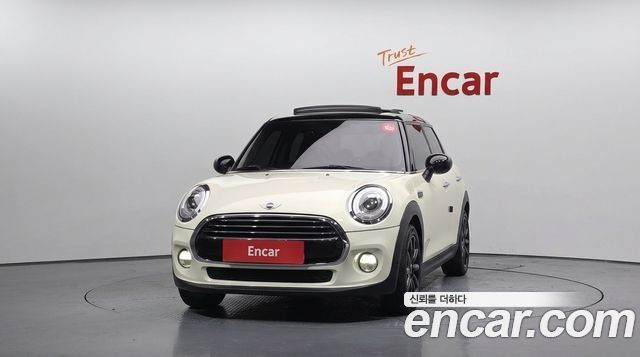 Mini Cooper 5Door HIGH 3rd — пробег 88 940 км — фото 3 из 5