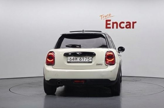 Mini Cooper 5Door HIGH 3rd — пробег 88 940 км — фото 4 из 5