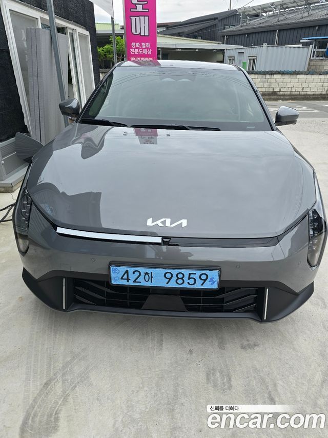 Kia EV4 Long Range 2WD Earth — пробег 500 км — фото 1 из 5
