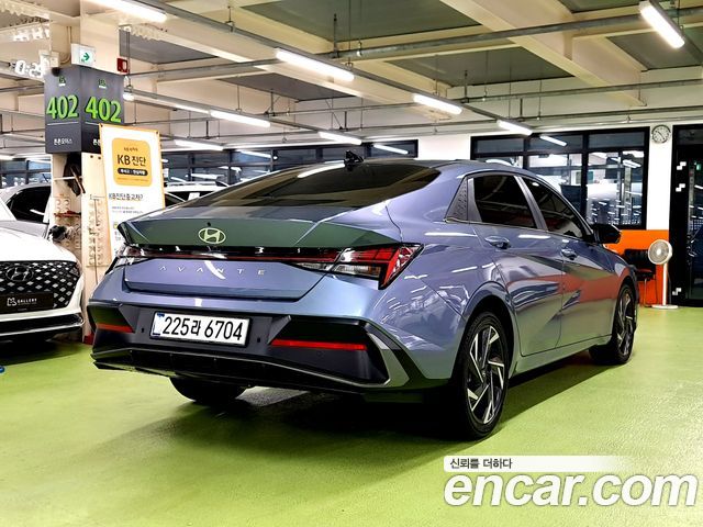 Hyundai AVANTE 1.6 Inspiration — пробег 2 594 км — фото 2 из 5