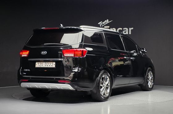 Kia Carnival 9-seater Noblesse — пробег 171 885 км — фото 2 из 5