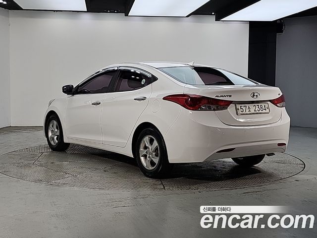 Hyundai AVANTE M16 GDI Smart — пробег 97 000 км — фото 3 из 5