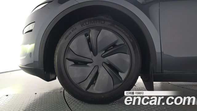Tesla Model Y RWD — пробег 20 393 км — фото 5 из 5