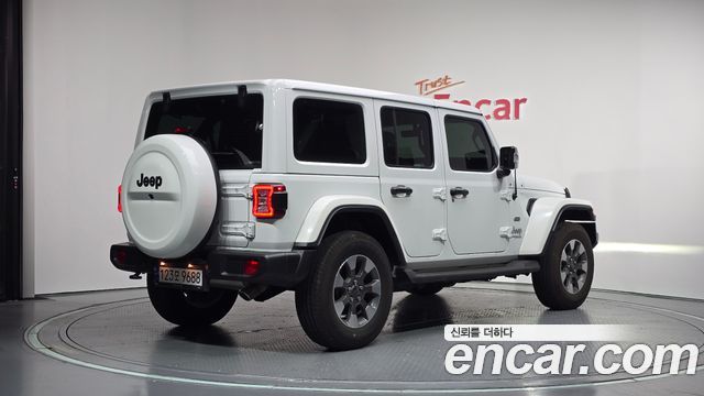 Jeep Wrangler 2.0 Overland 4Door — пробег 6 840 км — фото 2 из 5