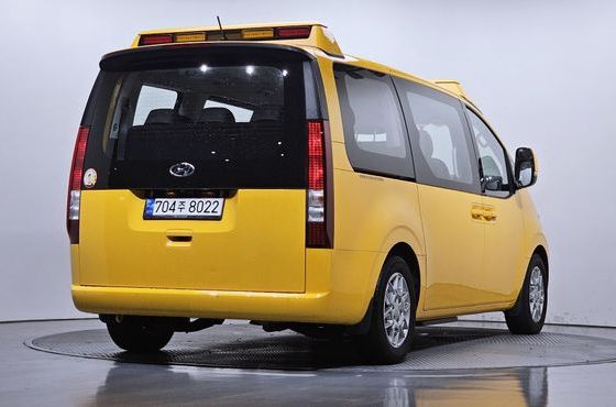 Hyundai Staria L3.5 Kinder Safety Car 11-Seater — пробег 69 346 км — фото 2 из 5