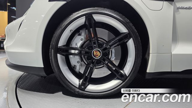 Porsche Taycan из Кореи Encar