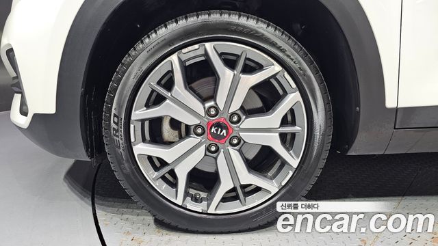 Kia Seltos из Кореи Encar