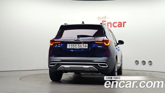 Kia Seltos из Кореи Encar