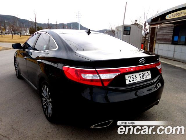 Hyundai Grandeur HG300 Exclusive Special — пробег 132 491 км — фото 3 из 5