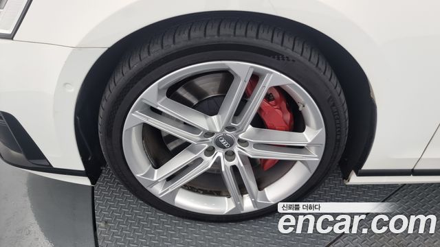 Audi S8 из Кореи Encar