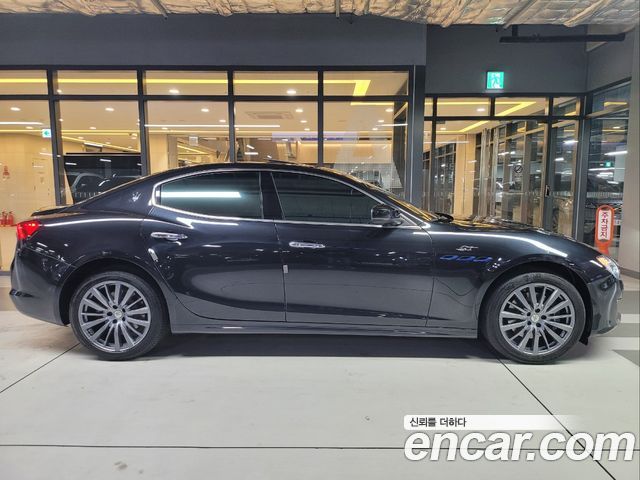 Maserati Ghibli 2.0 GT 3rd — пробег 69 000 км — фото 3 из 5