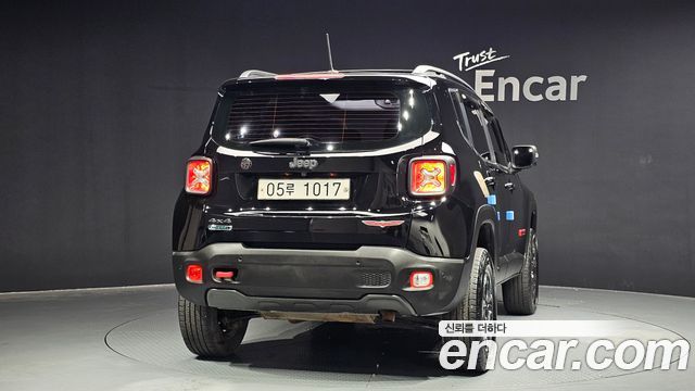Jeep Renegade 2.0 Diesel Tailhawk AWD — пробег 97 915 км — фото 4 из 5