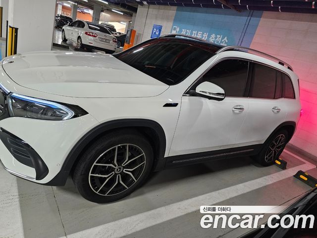 Mercedes-Benz EQB EQB300 4MATIC AMG Line — пробег 5 700 км — фото 2 из 5