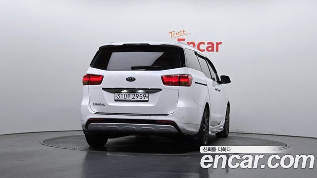 Kia Carnival 9-seater Prestige — пробег 124 363 км — фото 4 из 5