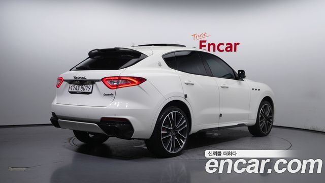 Maserati Levante 3.8 Trofeo — пробег 39 891 км — фото 2 из 5