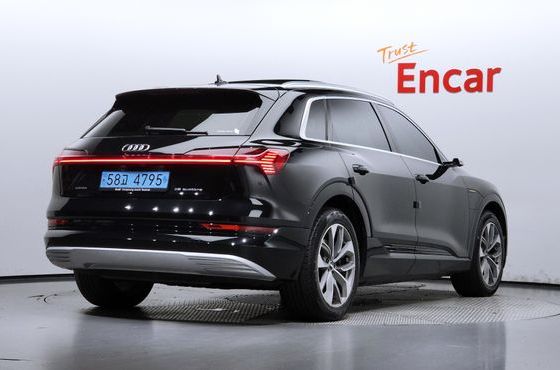 Audi e-tron 55 Quattro — пробег 59 677 км — фото 2 из 5