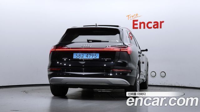 Audi e-tron 55 Quattro — пробег 59 677 км — фото 4 из 5