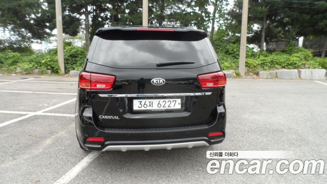 Kia Carnival 9-Seater Noblesse — пробег 132 764 км — фото 4 из 5