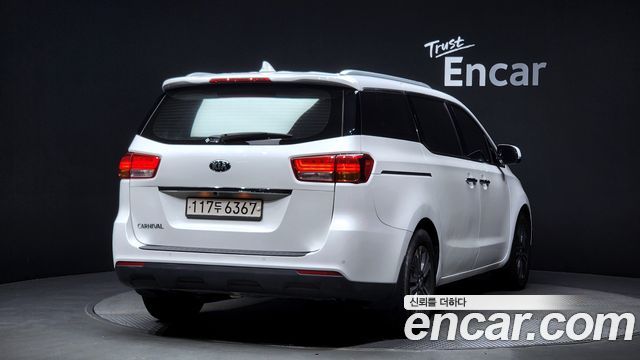 Kia Carnival из Кореи Encar