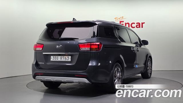 Kia Carnival из Кореи Encar