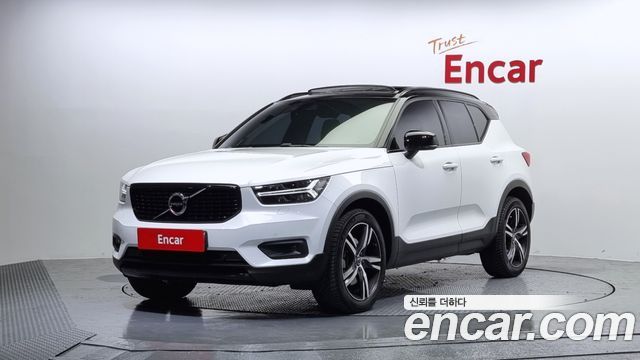 Volvo XC40 B4 R-Design — пробег 126 093 км — фото 1 из 5