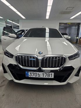 BMW 5-Series 530i xDrive M Sport — пробег 100 км — фото 2 из 5