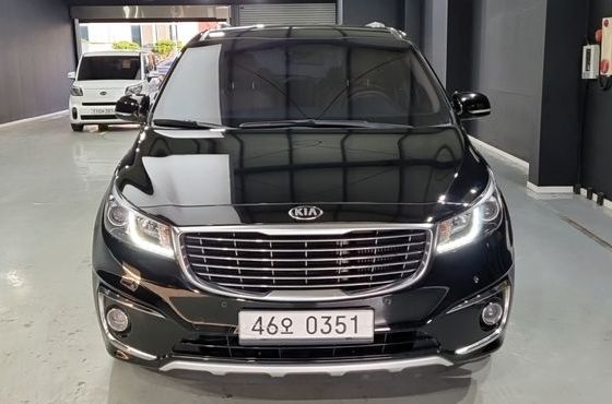 Kia Carnival 9-seater Prestige — пробег 141 112 км — фото 3 из 5