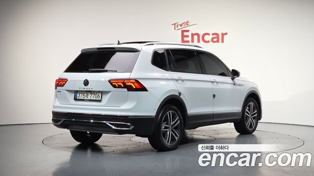Volkswagen Tiguan 2.0 TSI Prestige — пробег 12 067 км — фото 2 из 5