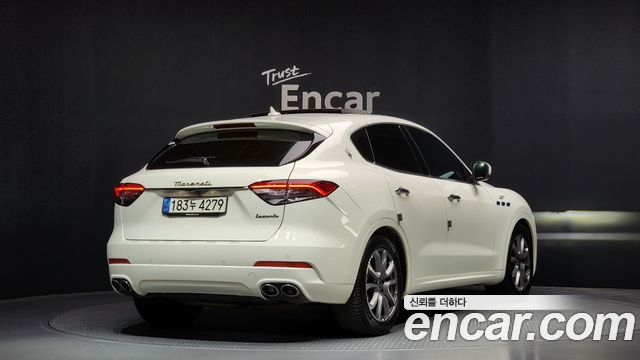 Maserati Levante из Кореи Encar