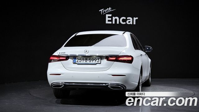 Mercedes-Benz E-Class из Кореи Encar